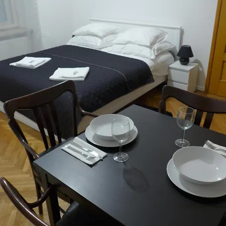Apartament R7